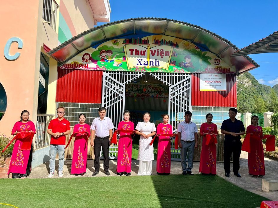 Xây thư viện xanh, TNS Holdings mang niềm vui đọc sách cho trẻ thơ Xây thư viện xanh, TNS Holdings mang niềm vui đọc sách cho trẻ thơ
