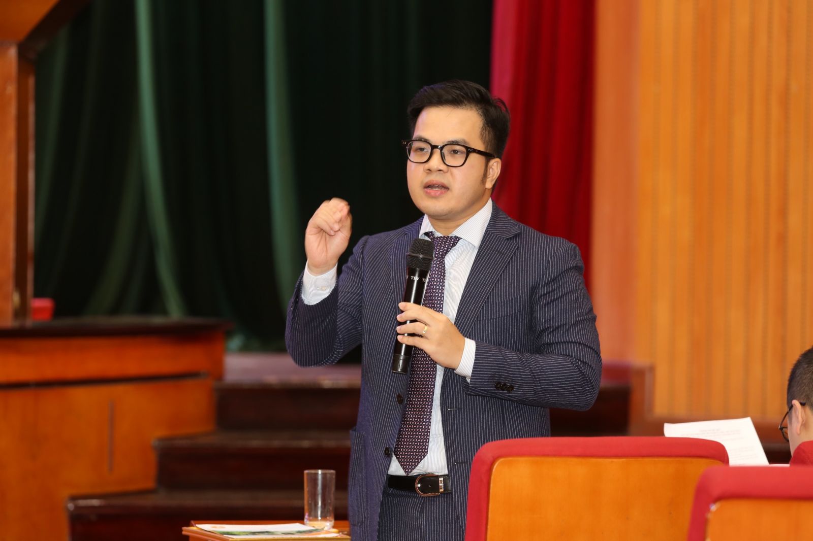 Nghịch lý “có tiền nhưng khó tiêu” nhìn từ sự ì ạch của gói hỗ trợ lãi suất 2% Nghịch lý “có tiền nhưng khó tiêu” nhìn từ sự ì ạch của gói hỗ trợ lãi suất 2%