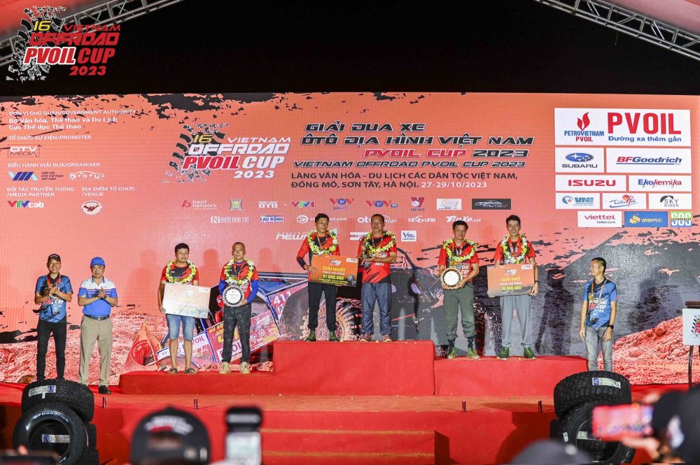 PVOIL VOC 2023 trình làng 4 đội đua vô địch lần đầu tiên trong 16 năm tổ chức giải