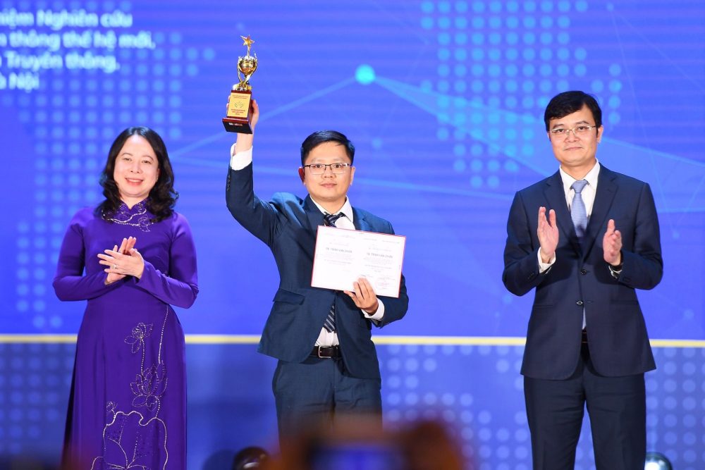 10 nhà khoa học trẻ nhận giải thưởng Khoa học Công nghệ Quả cầu vàng 2023 10 nhà khoa học trẻ nhận giải thưởng Khoa học Công nghệ Quả cầu vàng 2023