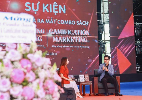 Th.s Nguyễn Vũ Huy Hoàng ra mắt 2 cuốn sách Storytelling Marketing và Gamification Marketing Th.s Nguyễn Vũ Huy Hoàng ra mắt 2 cuốn sách Storytelling Marketing và Gamification Marketing