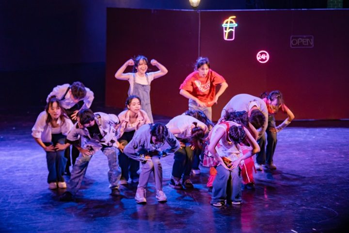 Học sinh trường Amsterdam gây ấn tượng với Showcase 2023 tại Nhà hát Tuổi trẻ