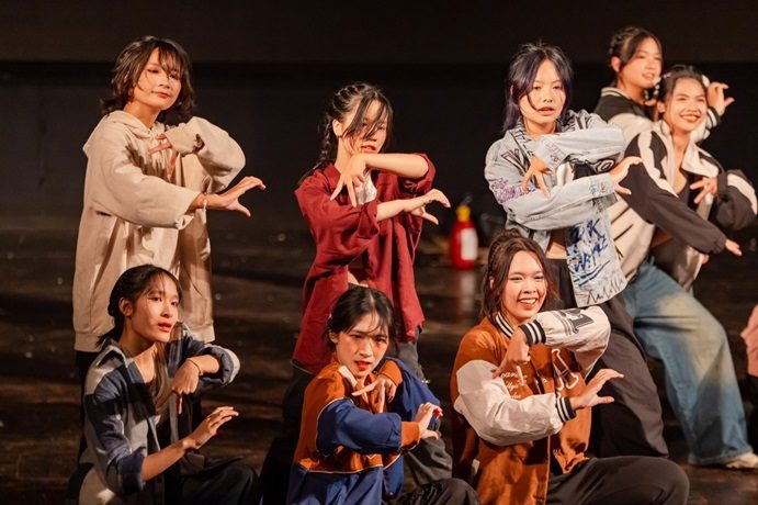 Học sinh trường Amsterdam gây ấn tượng với Showcase 2023 tại Nhà hát Tuổi trẻ