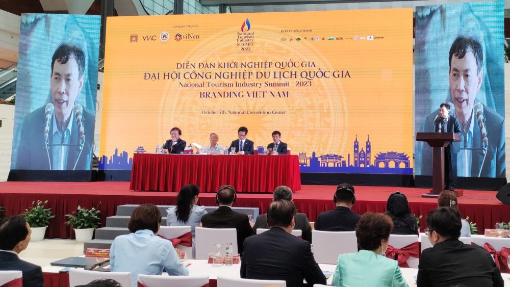 Phát triển du lịch Việt nam trở thành ngành công nghiệp du lịch xanh và bền vững Phát triển du lịch Việt nam trở thành ngành công nghiệp du lịch xanh và bền vững