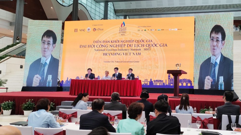 Phát triển du lịch Việt nam trở thành ngành công nghiệp du lịch xanh và bền vững Phát triển du lịch Việt nam trở thành ngành công nghiệp du lịch xanh và bền vững