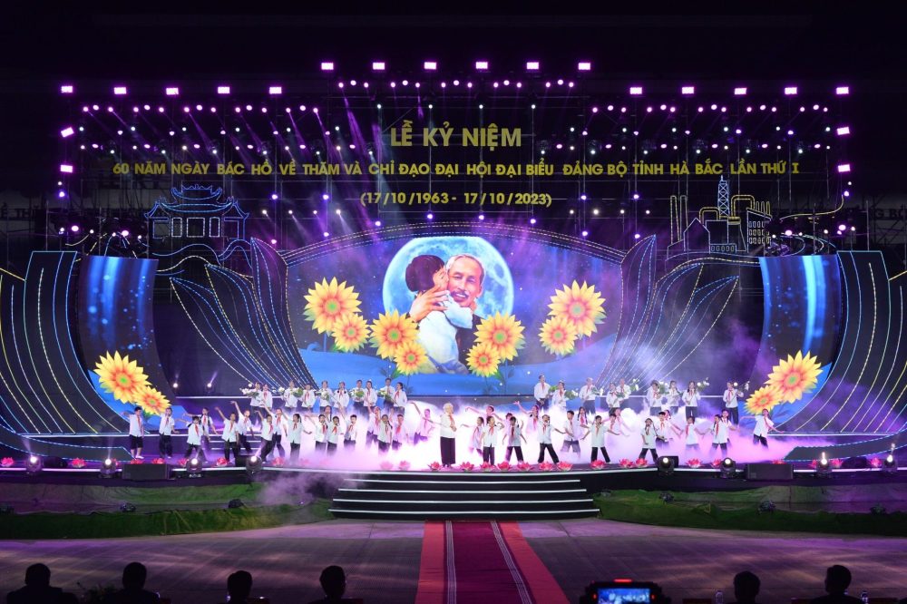Lễ kỷ niệm 60 năm Ngày Bác Hồ về thăm và chỉ đạo Đại hội Đảng bộ tỉnh Hà Bắc Lễ kỷ niệm 60 năm Ngày Bác Hồ về thăm và chỉ đạo Đại hội Đảng bộ tỉnh Hà Bắc
