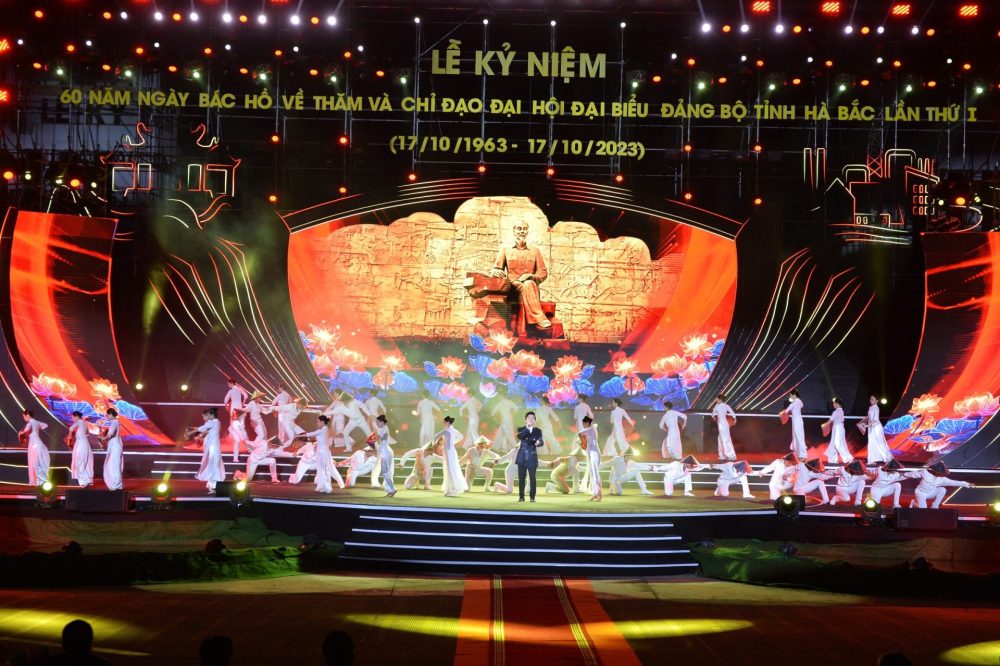 Lễ kỷ niệm 60 năm Ngày Bác Hồ về thăm và chỉ đạo Đại hội Đảng bộ tỉnh Hà Bắc Lễ kỷ niệm 60 năm Ngày Bác Hồ về thăm và chỉ đạo Đại hội Đảng bộ tỉnh Hà Bắc