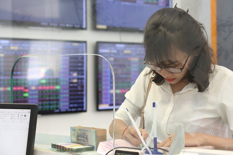 Quản trị rủi ro danh mục đầu tư và các yếu tố tác động ngắn hạn Quản trị rủi ro danh mục đầu tư và các yếu tố tác động ngắn hạn