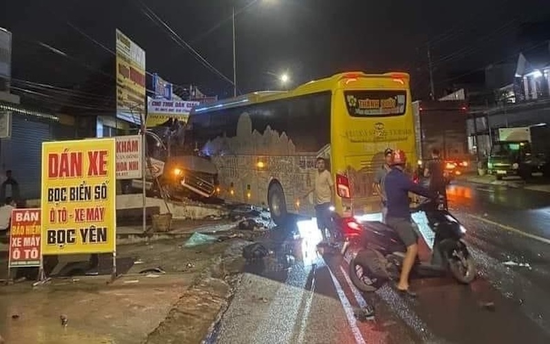 Xử lý 8 hành vi vi phạm đối với nhà xe Thành Bưởi Xử lý 8 hành vi vi phạm đối với nhà xe Thành Bưởi