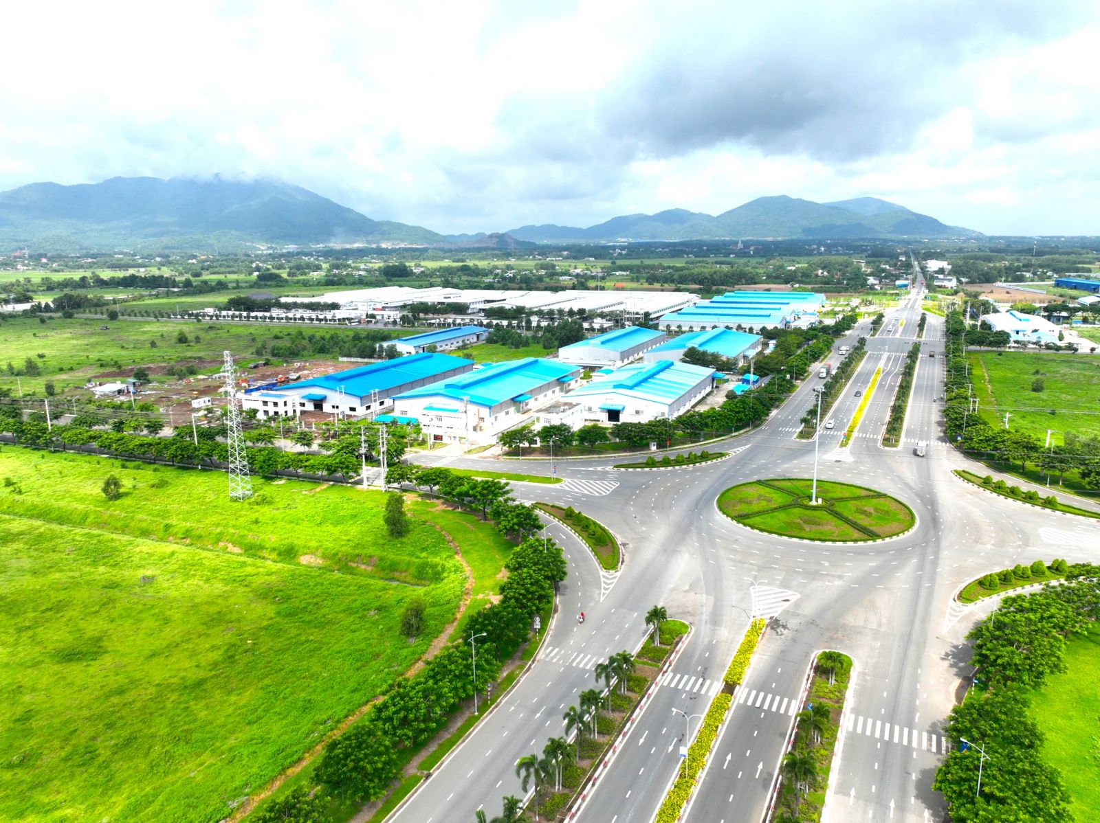 Sức hút của khu công nghiệp đô thị và sân golf quy mô lớn tại Bà Rịa - Vũng Tàu Sức hút của khu công nghiệp đô thị và sân golf quy mô lớn tại Bà Rịa - Vũng Tàu