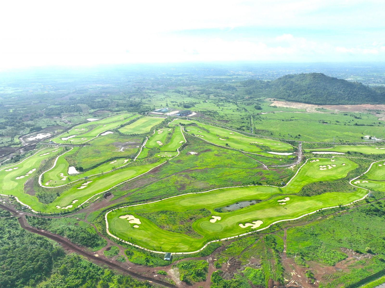 Sức hút của khu công nghiệp đô thị và sân golf quy mô lớn tại Bà Rịa - Vũng Tàu Sức hút của khu công nghiệp đô thị và sân golf quy mô lớn tại Bà Rịa - Vũng Tàu