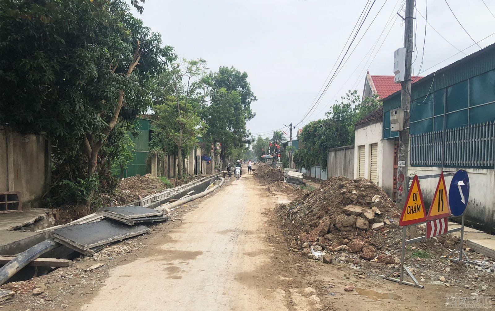 Nghệ An: Thi công làm hỏng ống dẫn nước, vẫn “thờ ơ” bỏ mặc người dân? Nghệ An: Thi công làm hỏng ống dẫn nước, vẫn “thờ ơ” bỏ mặc người dân?