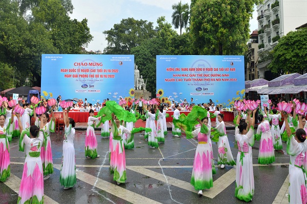 VTV và Vinamilk đưa người lớn tuổi đến những buổi hẹn cùng thanh xuân VTV và Vinamilk đưa người lớn tuổi đến những buổi hẹn cùng thanh xuân