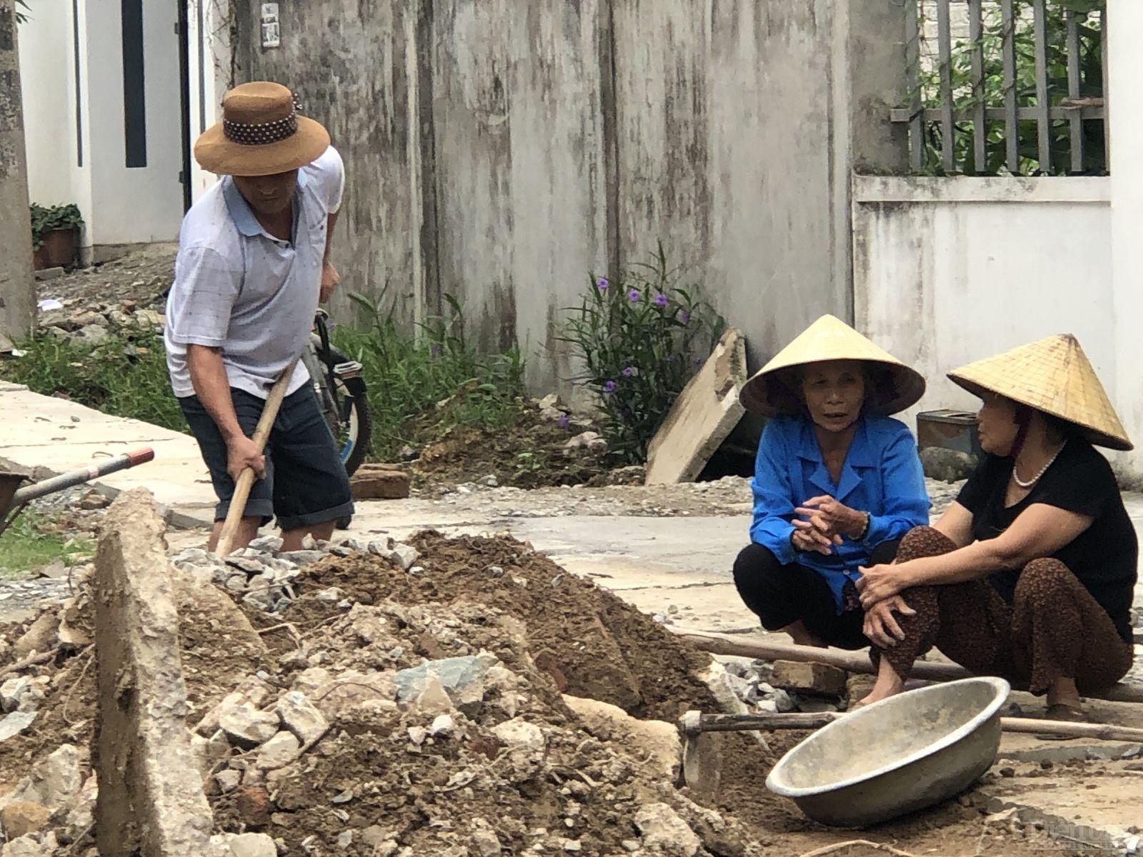 Nghệ An: Thi công làm hỏng ống dẫn nước, vẫn “thờ ơ” bỏ mặc người dân? Nghệ An: Thi công làm hỏng ống dẫn nước, vẫn “thờ ơ” bỏ mặc người dân?