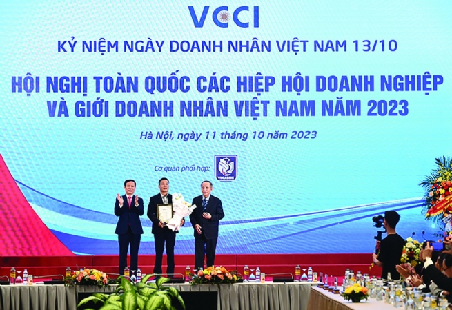 Gửi gắm tình yêu với doanh nhân, doanh nghiệp qua “ngôn ngữ tâm hồn” Gửi gắm tình yêu với doanh nhân, doanh nghiệp qua “ngôn ngữ tâm hồn”