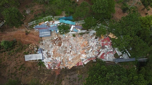 “Xẻ thịt” đất rừng, kinh doanh “trái phép”: Bài 3 – “Lộ” hàng loạt bất cập “Xẻ thịt” đất rừng, kinh doanh “trái phép”: Bài 3 – “Lộ” hàng loạt bất cập