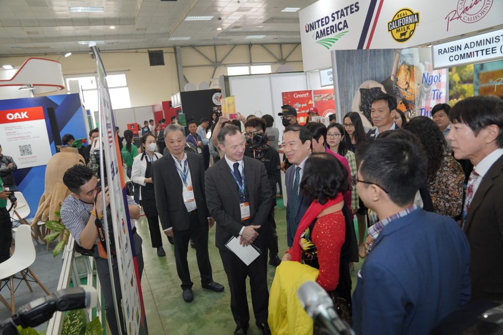 Khai mạc triển lãm quốc tế lần hai Food & Hotel Hanoi 2023 Khai mạc triển lãm quốc tế lần hai Food & Hotel Hanoi 2023