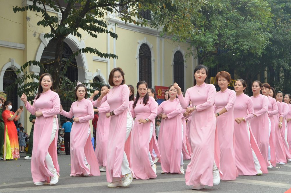 Chương trình đồng diễn và giao lưu các Câu lạc bộ dân vũ phụ nữ Hà Nội 2023 Chương trình đồng diễn và giao lưu các Câu lạc bộ dân vũ phụ nữ Hà Nội 2023