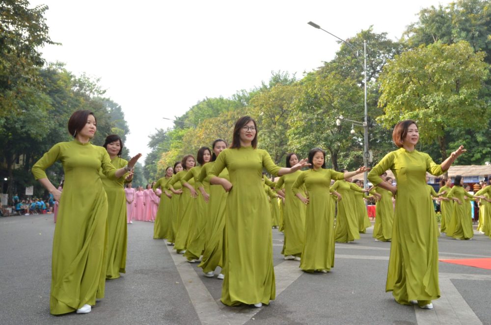 Chương trình đồng diễn và giao lưu các Câu lạc bộ dân vũ phụ nữ Hà Nội 2023 Chương trình đồng diễn và giao lưu các Câu lạc bộ dân vũ phụ nữ Hà Nội 2023