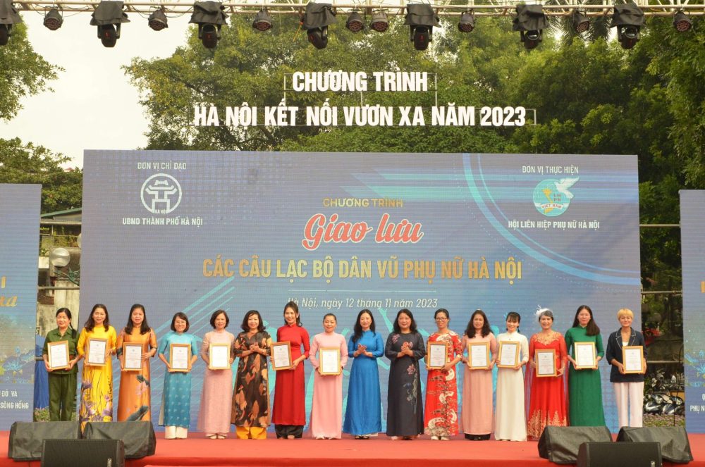 Chương trình đồng diễn và giao lưu các Câu lạc bộ dân vũ phụ nữ Hà Nội 2023 Chương trình đồng diễn và giao lưu các Câu lạc bộ dân vũ phụ nữ Hà Nội 2023