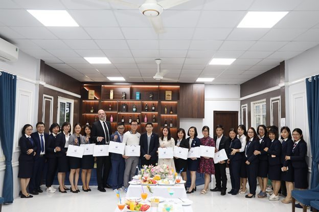 KẾT NỐI NHÀ TRƯỜNG VÀ DOANH NGHIỆP TRONG ĐÀO TẠO NGUỒN NHÂN LỰC DU LỊCH TẠI KHOA DU LỊCH VÀ KHÁCH SẠN UNETI KẾT NỐI NHÀ TRƯỜNG VÀ DOANH NGHIỆP TRONG ĐÀO TẠO NGUỒN NHÂN LỰC DU LỊCH TẠI KHOA DU LỊCH VÀ KHÁCH SẠN UNETI