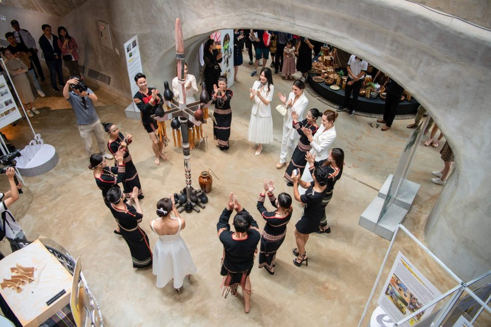 Một ngày trải nghiệm của 10 Hoa hậu Hoà bình Thế giới tại Buôn Ma Thuột