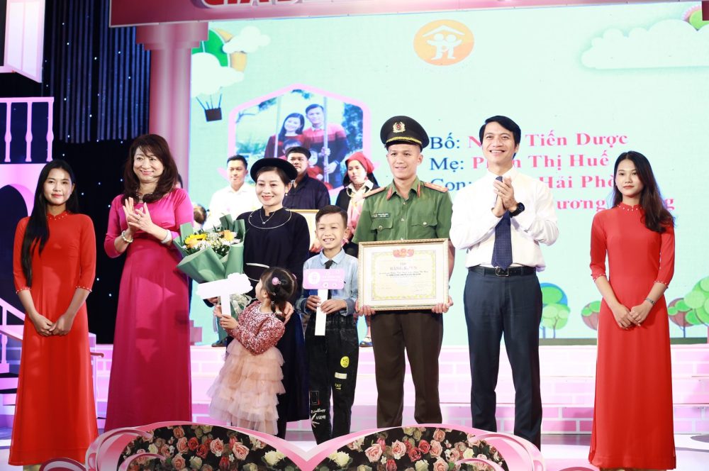 Ra mắt mạng lưới đồng hành xây dựng “Gia đình trẻ hạnh phúc” Ra mắt mạng lưới đồng hành xây dựng “Gia đình trẻ hạnh phúc”