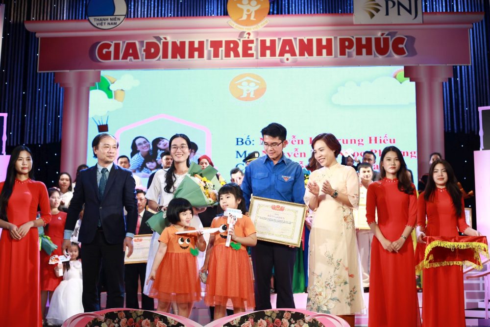 Ra mắt mạng lưới đồng hành xây dựng “Gia đình trẻ hạnh phúc” Ra mắt mạng lưới đồng hành xây dựng “Gia đình trẻ hạnh phúc”