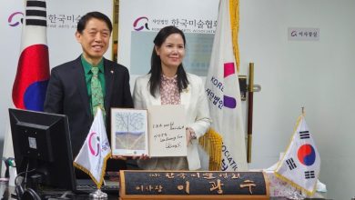 Hoạ sỹ Kim Đức gặp gỡ Chủ tịch Hiệp hội nghệ thuật quốc tế IAA/AIAP