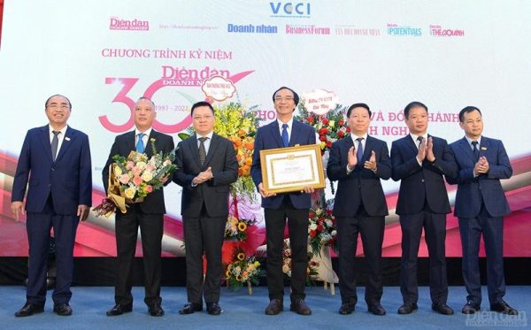 Tạp chí Diễn đàn Doanh nghiệp: Người bạn tri kỷ, uy tín và đáng tin cậy của cộng đồng doanh nghiệp Tạp chí Diễn đàn Doanh nghiệp: Người bạn tri kỷ, uy tín và đáng tin cậy của cộng đồng doanh nghiệp