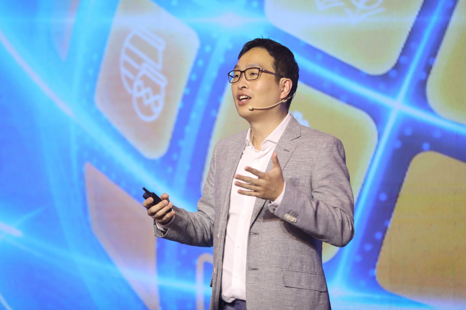 Nôn nóng thành công, doanh nghiệp khó ra “biển lớn” toàn cầu Nôn nóng thành công, doanh nghiệp khó ra “biển lớn” toàn cầu