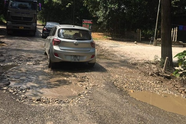 Huyện Sóc Sơn (Hà Nội): Cung đường “bẫy” người dân, “quả bóng trách nhiệm” lăn đến bao giờ? Huyện Sóc Sơn (Hà Nội): Cung đường “bẫy” người dân, “quả bóng trách nhiệm” lăn đến bao giờ?