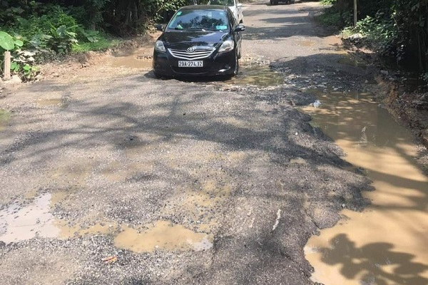 Huyện Sóc Sơn (Hà Nội): Cung đường “bẫy” người dân, “quả bóng trách nhiệm” lăn đến bao giờ? Huyện Sóc Sơn (Hà Nội): Cung đường “bẫy” người dân, “quả bóng trách nhiệm” lăn đến bao giờ?