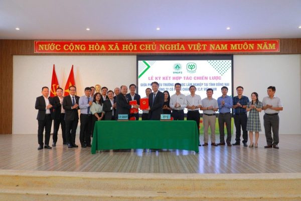 CÔNG TY CỔ PHẦN CHĂN NUÔI C.P. VIỆT NAM KÝ KẾT HỢP TÁC CHIẾN LƯỢC CÙNG PHÂN HIỆU TRƯỜNG ĐẠI HỌC LÂM NGHIỆP ĐỒNG NAI