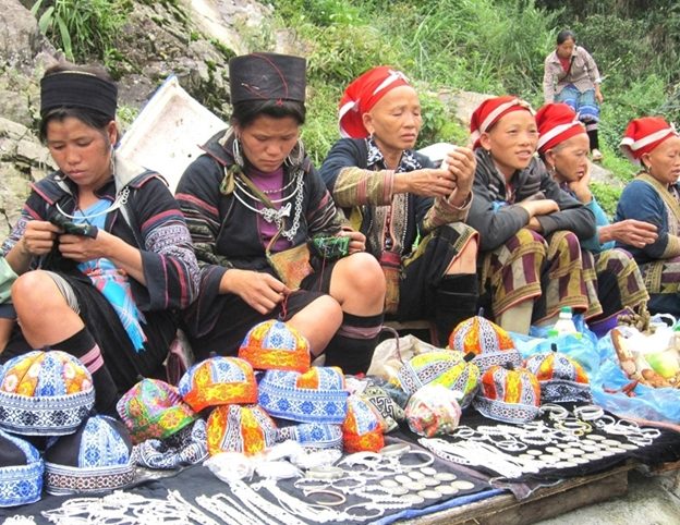 Chợ phiên điểm hẹn văn hóa của đồng bào các dân tộc Lai Châu