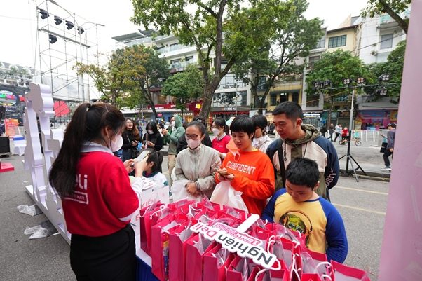 Online Friday 2023: nhiều sản phẩm giá từ 1.000 đồng đến vài nghìn đồng