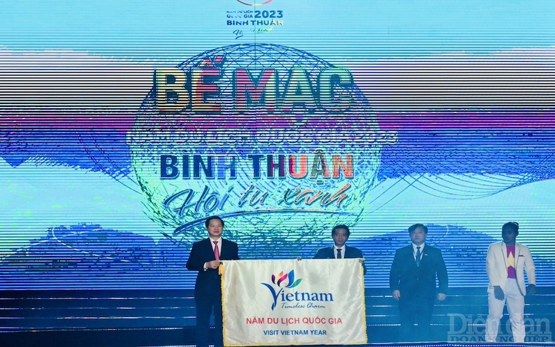 Năm Du lịch quốc gia 2023 - Bình Thuận: Những con số ấn tượng về ngành du lịch Năm Du lịch quốc gia 2023 - Bình Thuận: Những con số ấn tượng về ngành du lịch