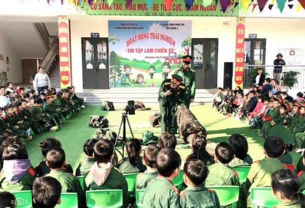 Trường mầm non Đông Quang sôi nổi hoạt động em tập làm chiến sỹ Trường mầm non Đông Quang sôi nổi hoạt động em tập làm chiến sỹ
