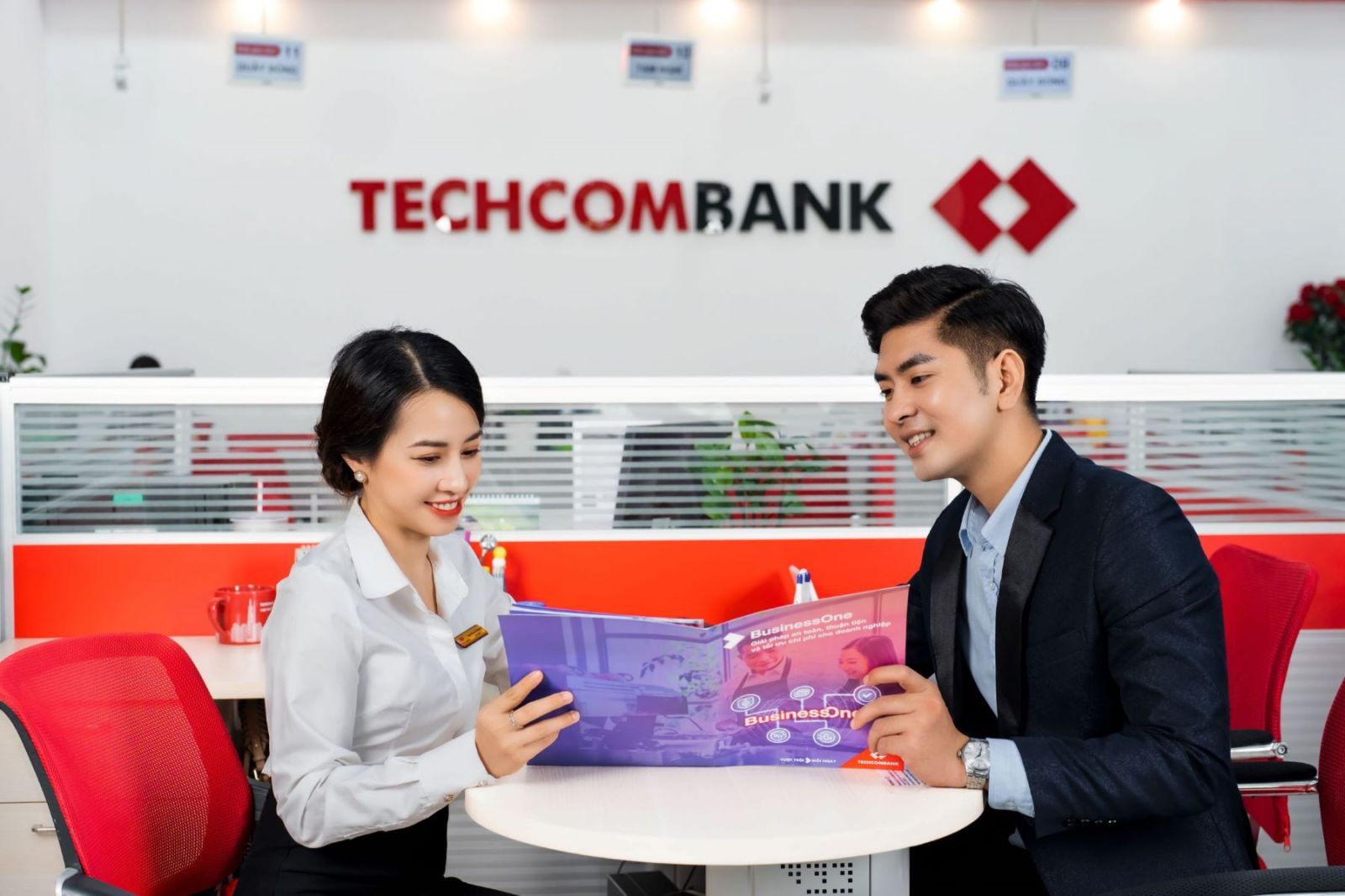 Dòng tiền đổ vào cổ phiếu TCB Dòng tiền đổ vào cổ phiếu TCB