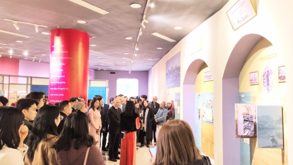 Triển lãm tài liệu lưu trữ “Đấu xảo – Nơi tinh hoa hội tụ”