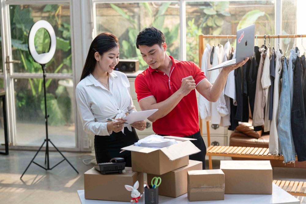 Hơn 1.000 nhà bán hàng tham gia “Học nhanh bán lẹ” cùng J&T Express Hơn 1.000 nhà bán hàng tham gia “Học nhanh bán lẹ” cùng J&T Express