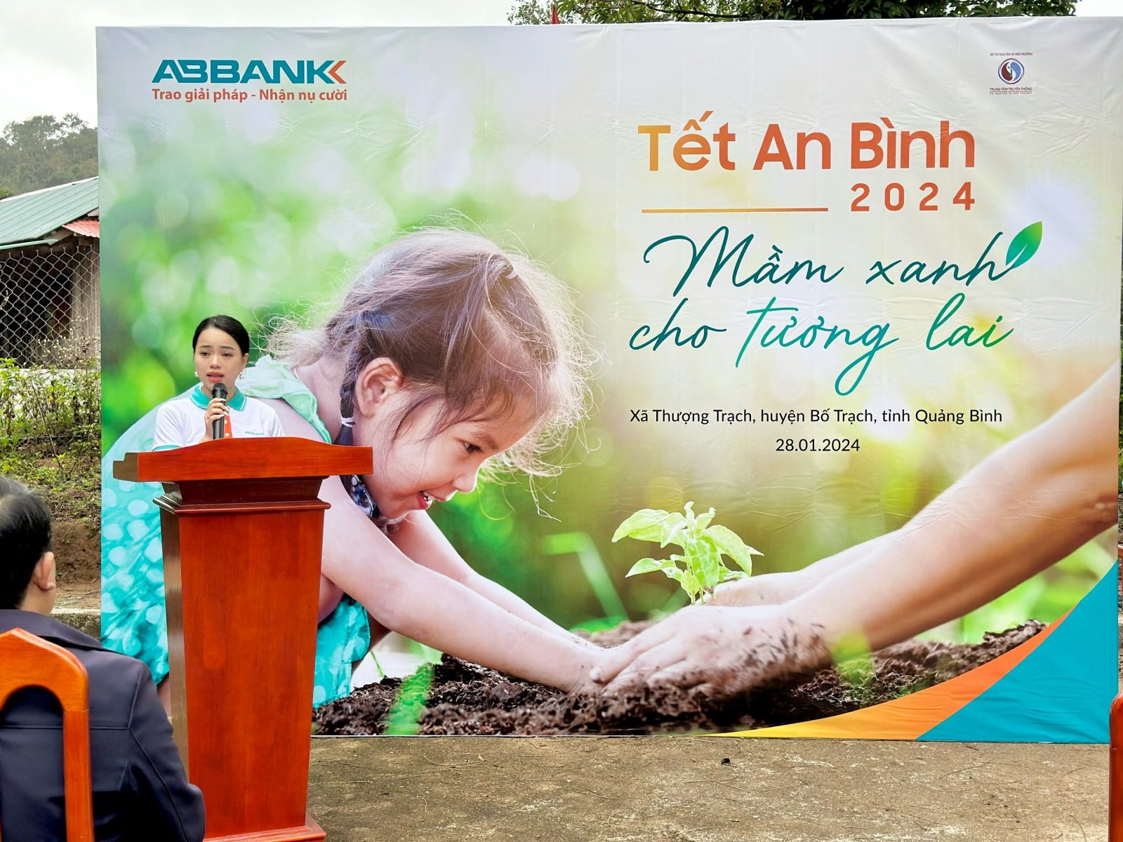 Tết An Bình 2024: ABBANK gây quỹ tài trợ 50.000 cây gỗ lớn cho Quảng Bình Tết An Bình 2024: ABBANK gây quỹ tài trợ 50.000 cây gỗ lớn cho Quảng Bình
