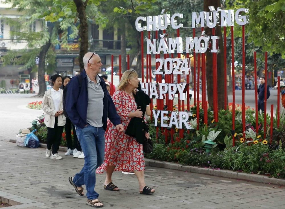 Khách du lịch đến Hà Nội dịp Tết Dương lịch đạt 402.000 lượt Khách du lịch đến Hà Nội dịp Tết Dương lịch đạt 402.000 lượt