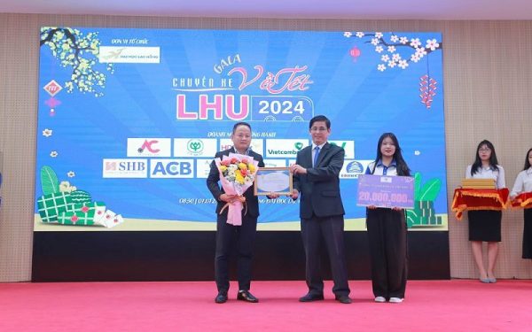 CÔNG TY CỔ PHẦN CHĂN NUÔI C.P. VIỆT NAM MANG XUÂN ĐẾN VỚI CÁN BỘ VÀ CỘNG ĐỒNG CÔNG TY CỔ PHẦN CHĂN NUÔI C.P. VIỆT NAM MANG XUÂN ĐẾN VỚI CÁN BỘ VÀ CỘNG ĐỒNG