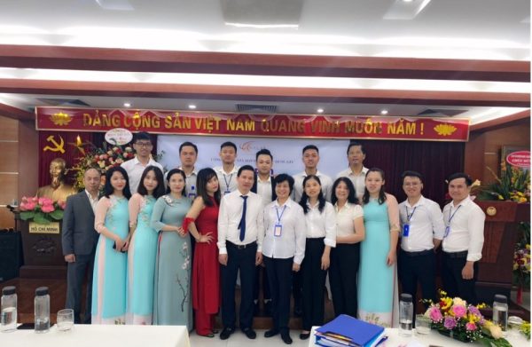 Công ty Đấu giá Hợp danh Số 5 – Quốc gia được lựa chọn là đơn vị tổ chức cuộc đấu giá quyền sử dụng tần số vô tuyến điện Công ty Đấu giá Hợp danh Số 5 – Quốc gia được lựa chọn là đơn vị tổ chức cuộc đấu giá quyền sử dụng tần số vô tuyến điện