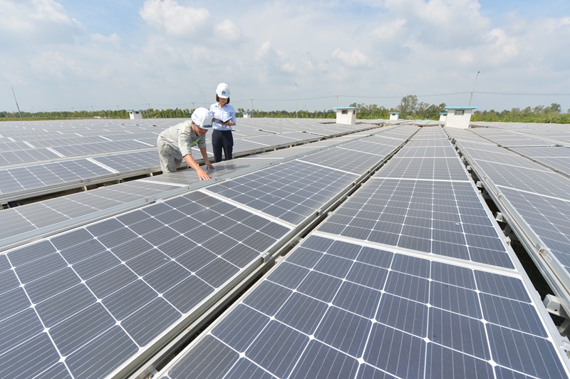 Một số quy định về phát triển điện mặt trời mái nhà còn thiếu rõ ràng Một số quy định về phát triển điện mặt trời mái nhà còn thiếu rõ ràng