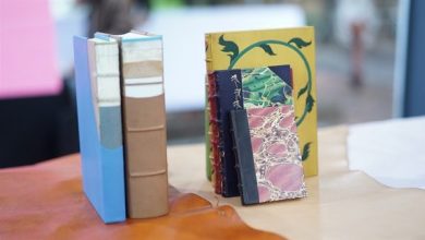 Độc đáo nghề "làm đẹp” cho sách: Nâng tầm giá trị văn hóa đọc Độc đáo nghề "làm đẹp” cho sách: Nâng tầm giá trị văn hóa đọc