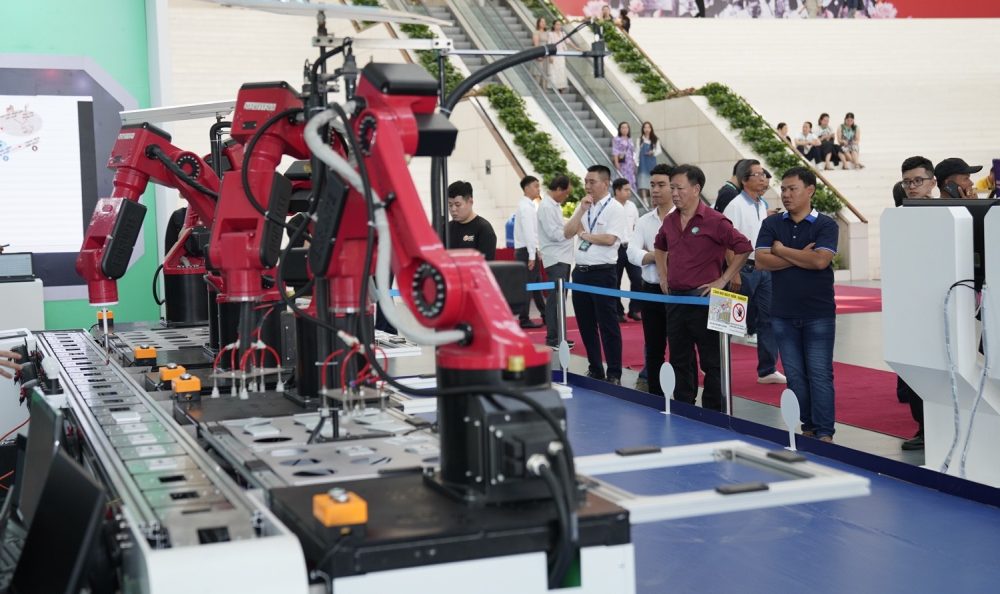 Sản xuất thông minh giúp Rạng Đông tiết kiệm chi phí lãi vay 1 tỷ đồng mỗi tháng nhờ giảm giá trị hàng tồn kho Sản xuất thông minh giúp Rạng Đông tiết kiệm chi phí lãi vay 1 tỷ đồng mỗi tháng nhờ giảm giá trị hàng tồn kho