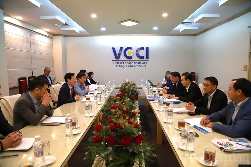 Thắt chặt quan hệ hợp tác doanh nghiệp Việt - Lào trong thời kỳ mới Thắt chặt quan hệ hợp tác doanh nghiệp Việt - Lào trong thời kỳ mới