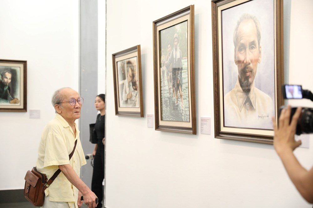 Kỷ niệm 134 năm ngày sinh Chủ tịch Hồ Chí Minh: Những bức vẽ từ trái tim Kỷ niệm 134 năm ngày sinh Chủ tịch Hồ Chí Minh: Những bức vẽ từ trái tim